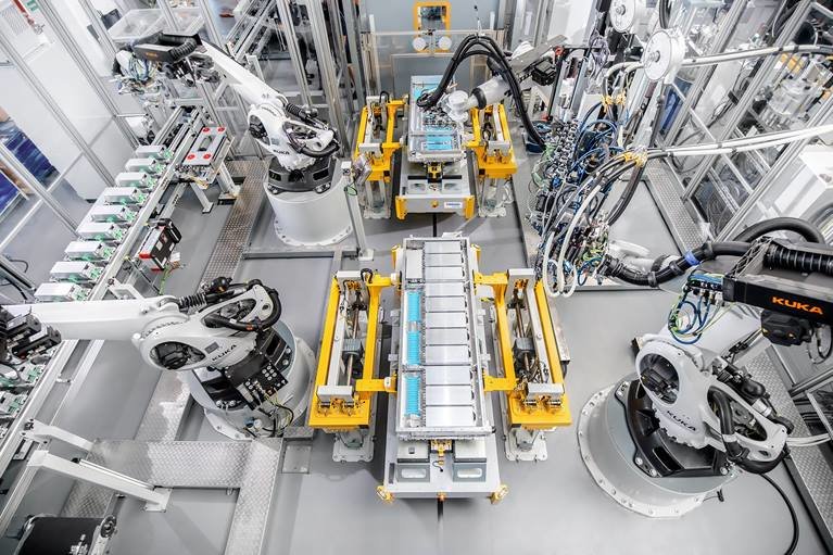 KUKA Supplies System for Assembly of Battery Systems